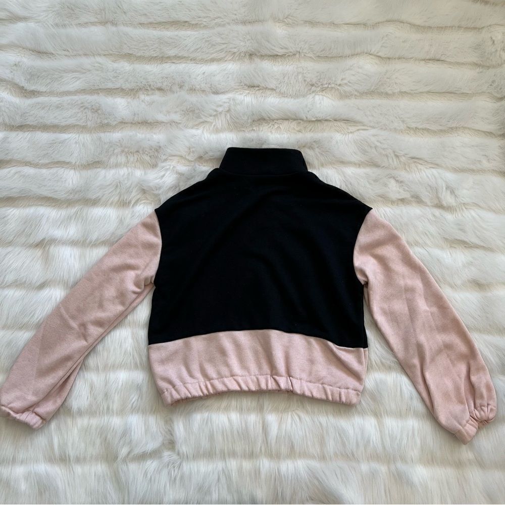Color Block Crop Sweatshirt (10) - Picture 7 of 9